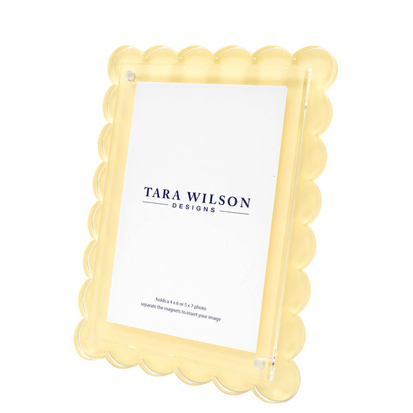 Scallop Frame - Pastel Yellow