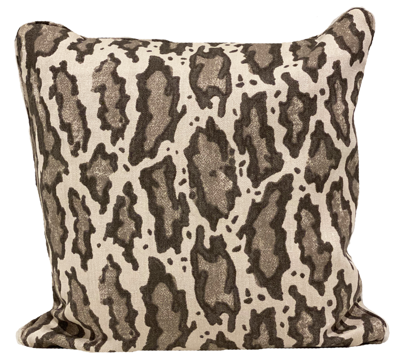 Gattopardo Siberiano Pillow Cover